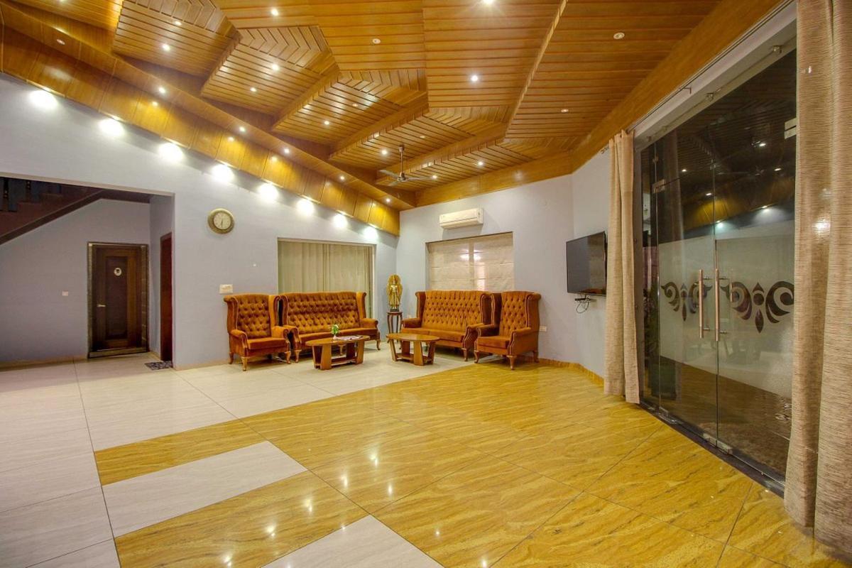 רמנגר Corbett Fun Resort מראה חיצוני תמונה